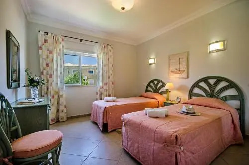 Luz casas- 44 Fairview village Boavista
