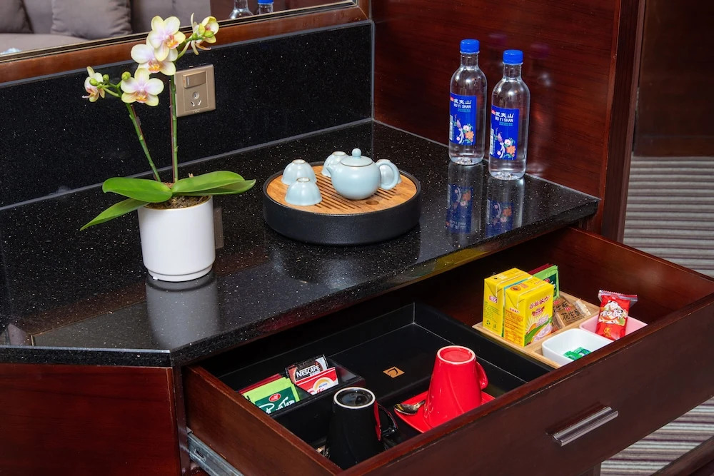Binbei Yiho Hotel