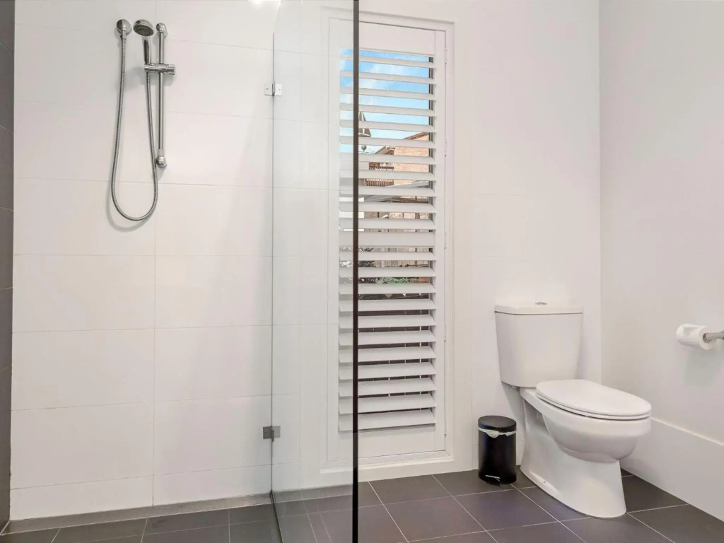 Sea Breeze - walking distance to Orion Beach