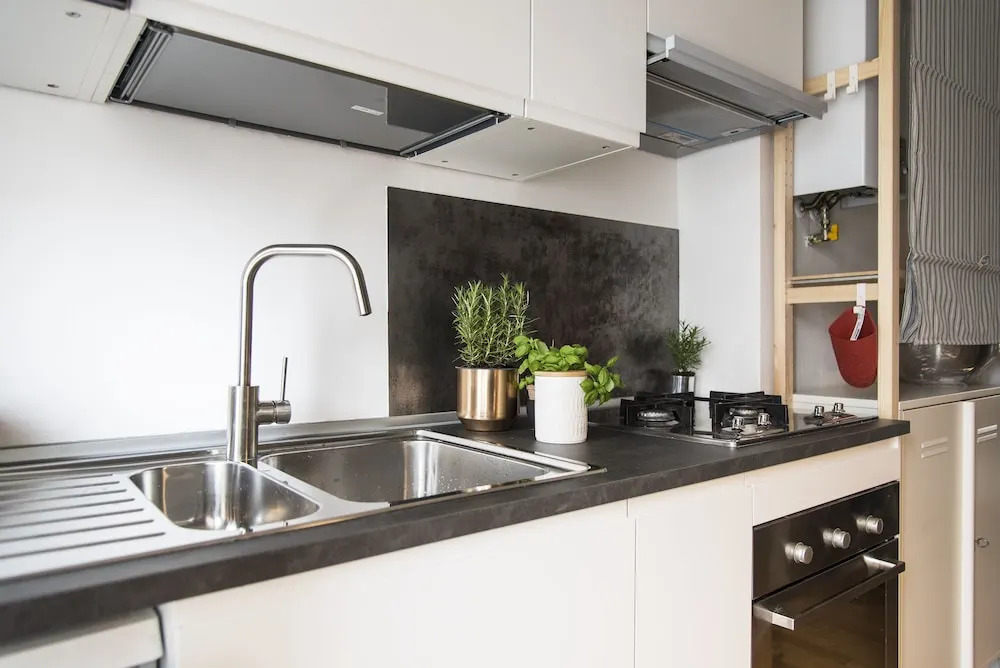 Sweet Flat near Metro Stop