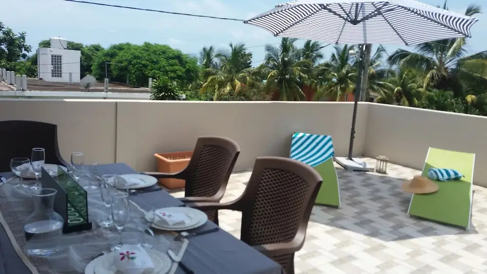 Sunny Private First Floor 1-br Beach Apartment With Spacious Balcony, Pool, Wifi