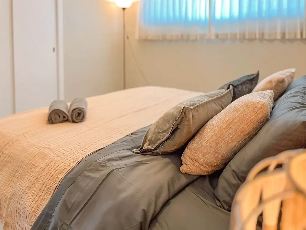 Cozy 2BR Home With Bright Interior Relaxing Patio
