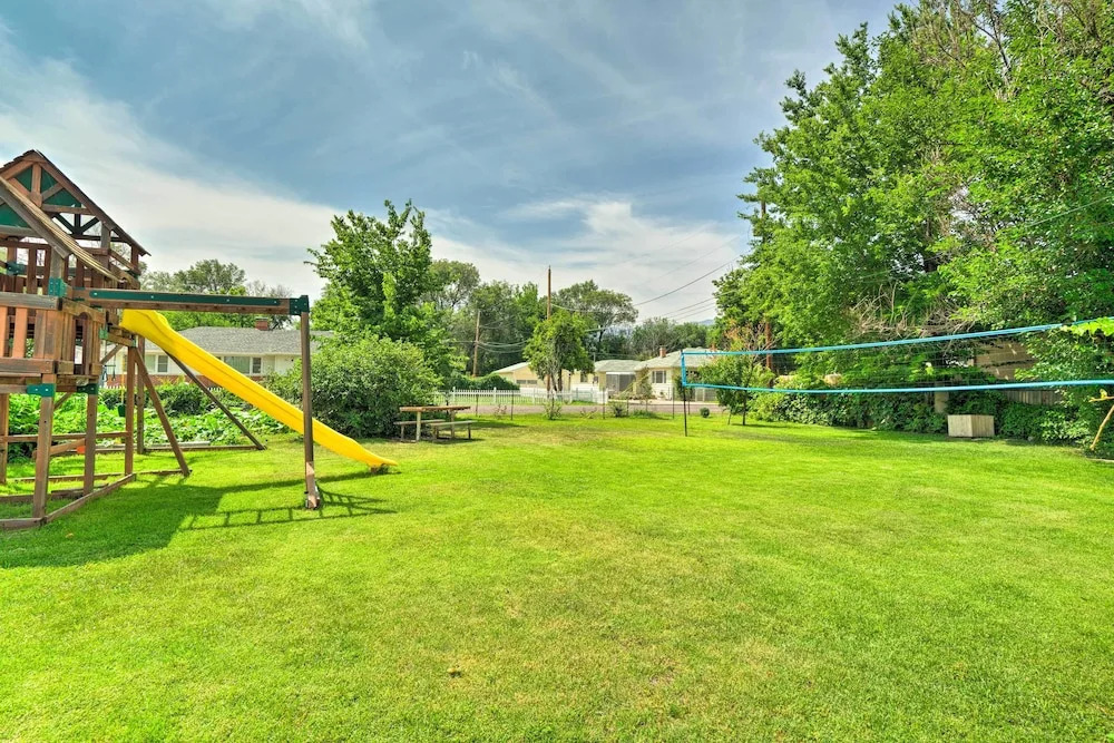 Walk to Arkansas Riverwalk Trail: Cañon City Home