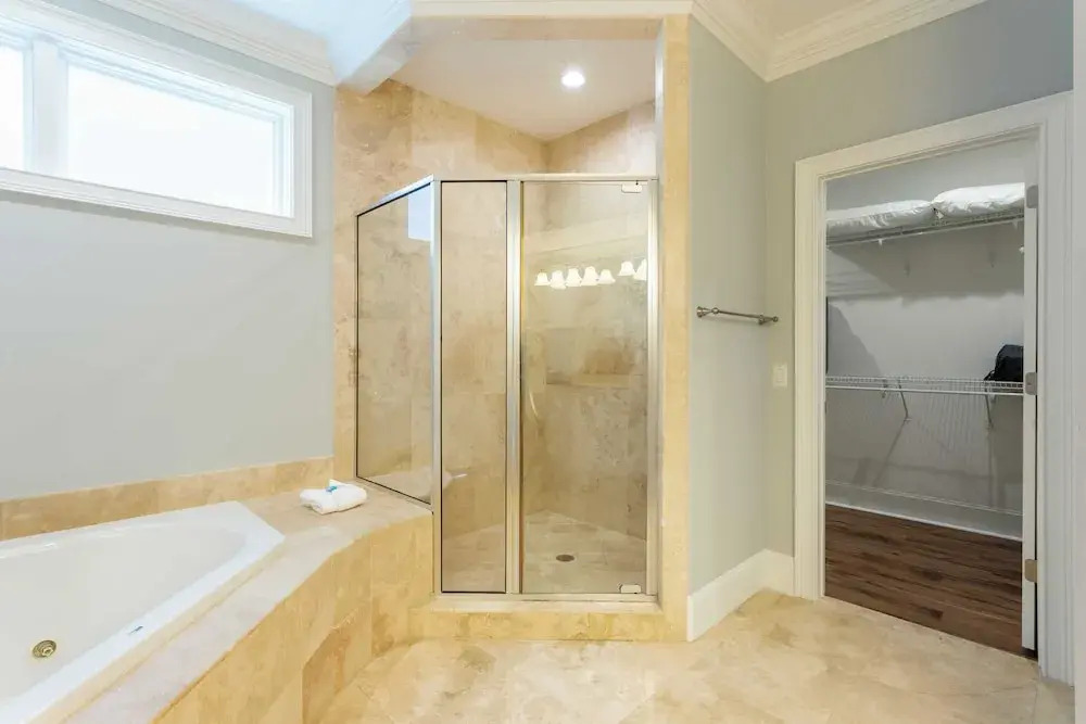 Oceanfront, Pool+hot Tub, Game Room, Views Steps to Beach Lido by Avantstay