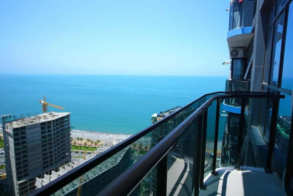 Leo Group Apartment 25-04 Elegance Batumi