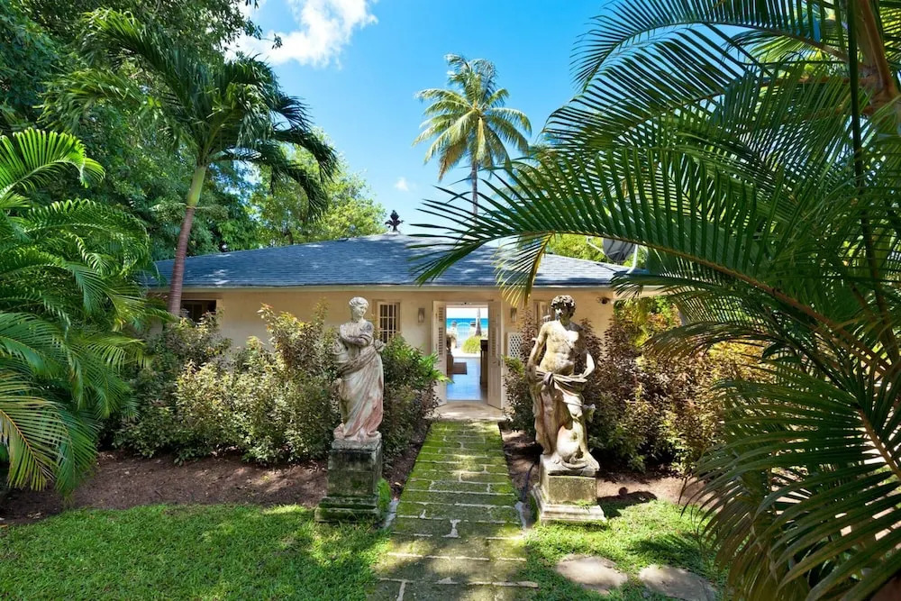 Enchanting Beachfront Retreat - Leamington Cottage 1 Bedroom Villa by Blue Sky Luxury
