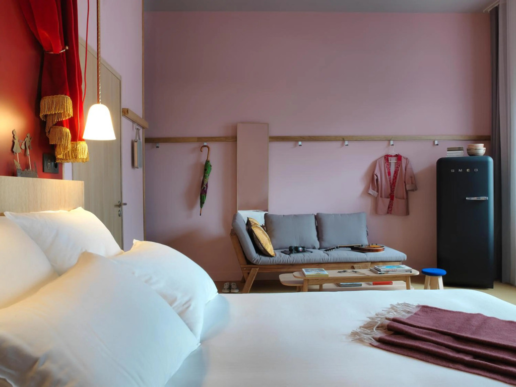 MOB HOTEL Paris Les Puces
