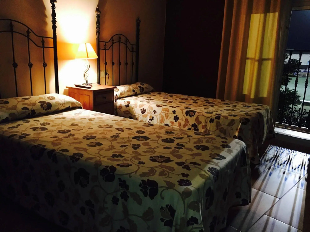 Hostal PILAS ALCARAYÓN