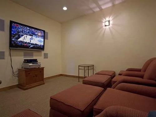 North Tahoe Lodge