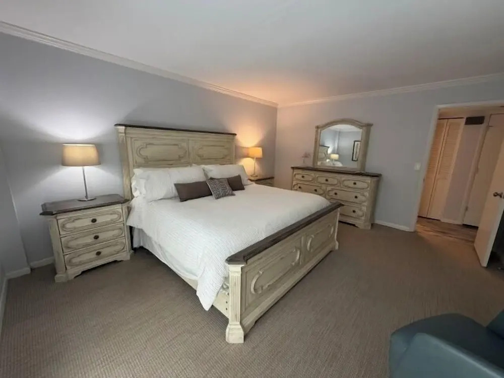 Walk to Harbour Town: Quaint Sea Pines Gem