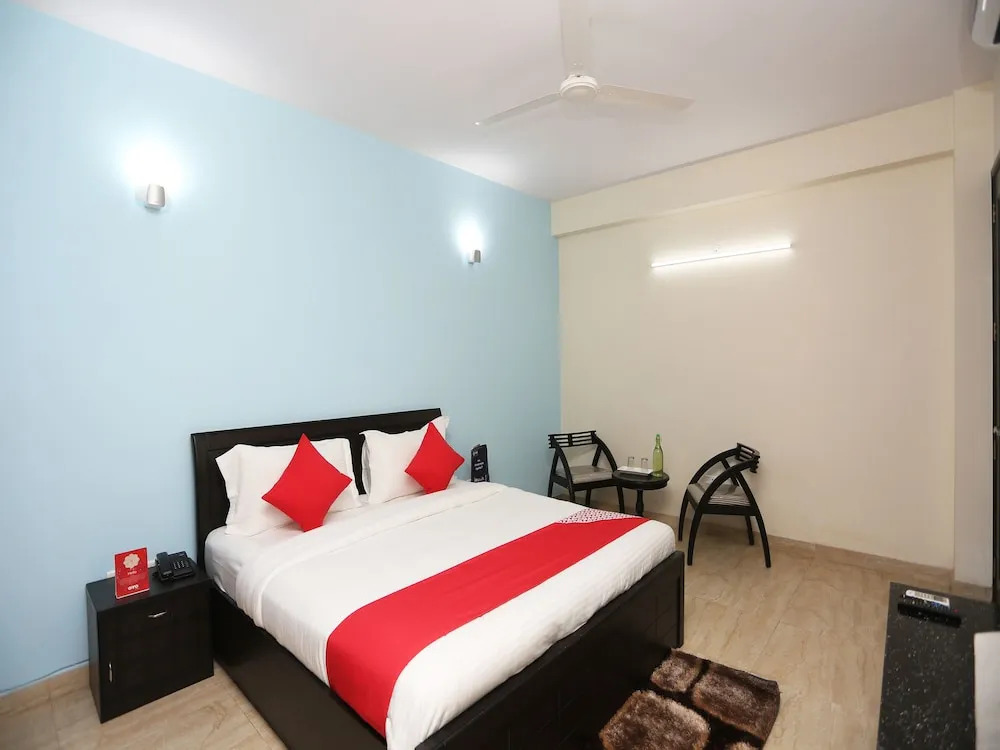 OYO 27674 Dhairya Residency