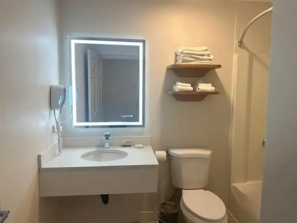 Baldwin Inn & Suites, SureStay Collection by Best Western