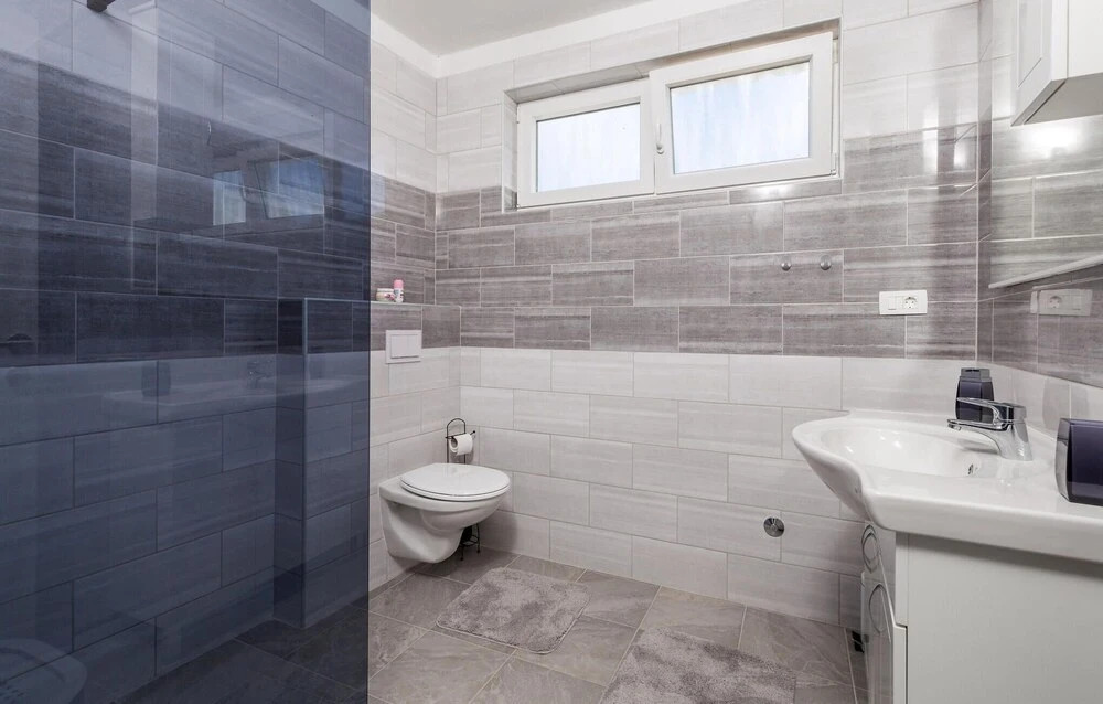 Amazing Home in Rab With Wifi, 4 Bedrooms and Swimming Pool