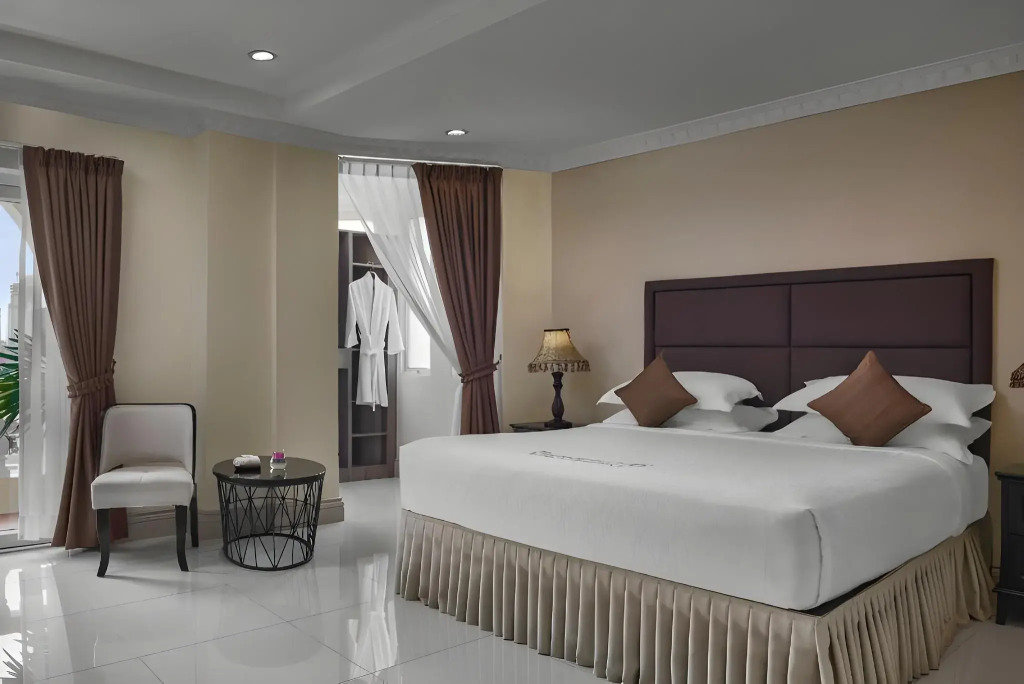 Palace Gate Hotel & Residence by EHM