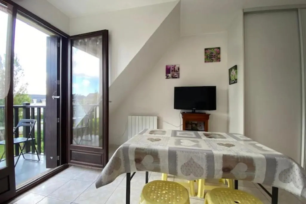 Cosy 36m With Balcony Near The Beach!