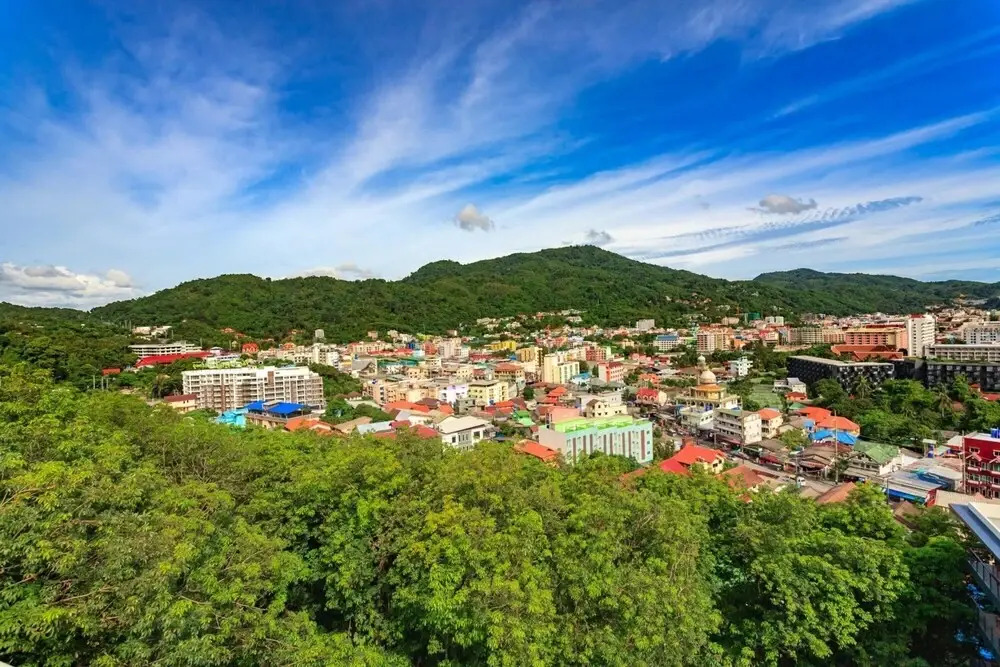U606 - Convenient Patong Apartment for 3 People With Pool and gym