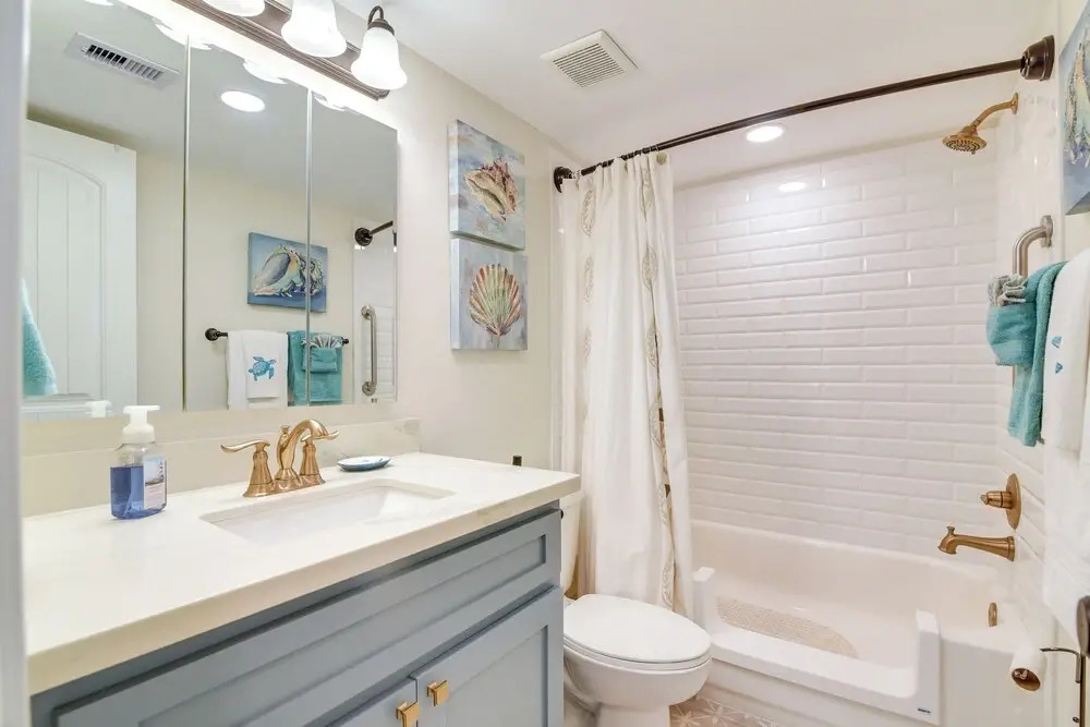 Galveston Beachfront Condo: Balcony & Pool Access!