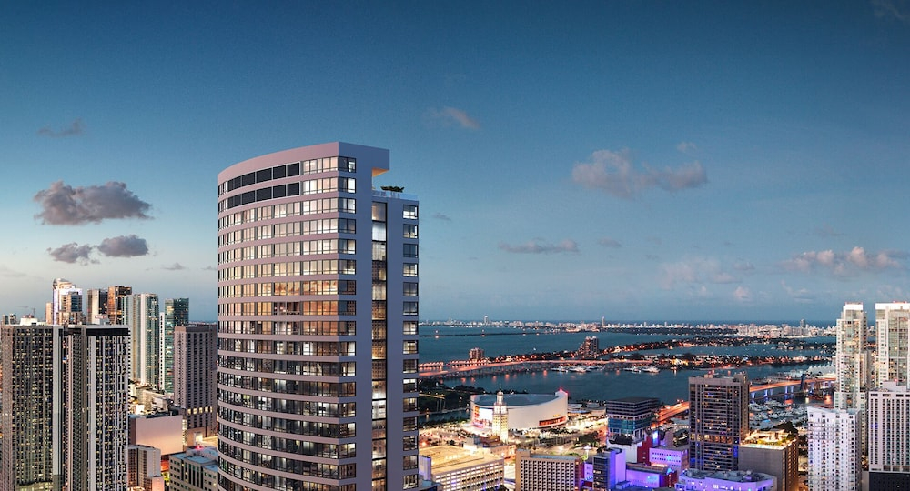 District 225 Condo by Ionica