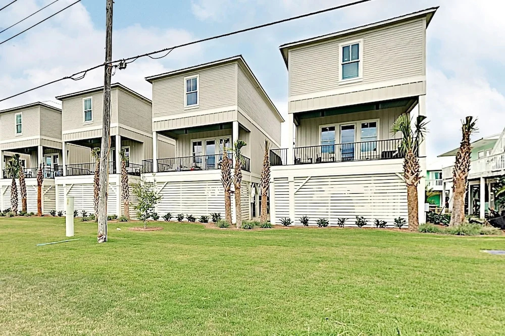 Luxury On Lagoon W/ Pool Steps To Beach! 4 Bedroom Cottage