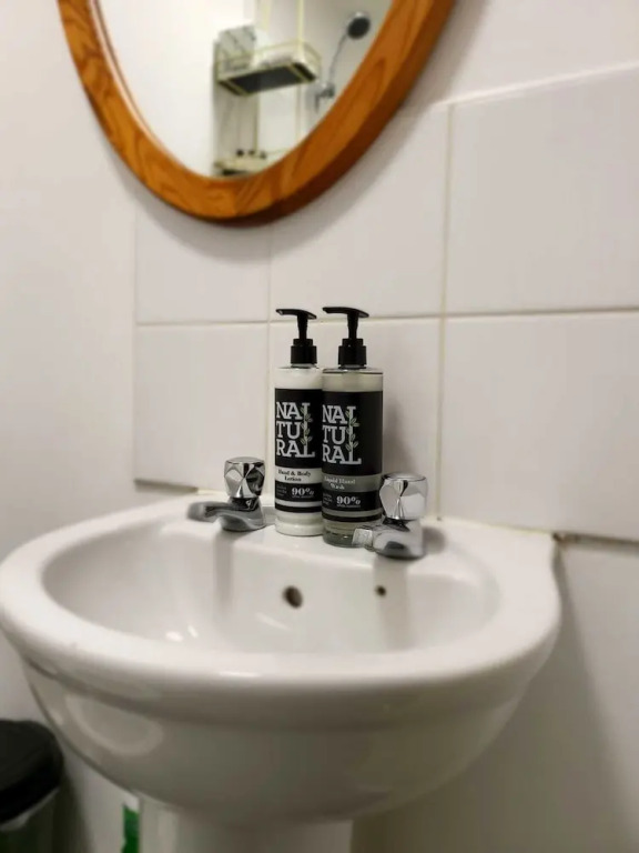 Lovely 2-bed Apartment in West Bromwich