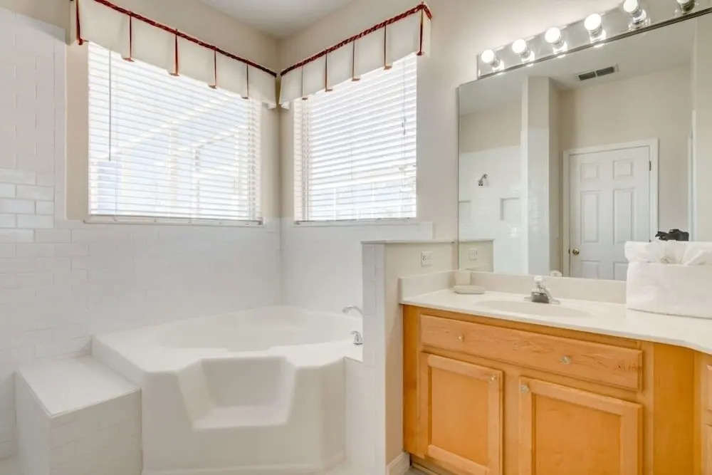 Affordable Gem Private Pool 8 Miles To Disney! 4 Bedroom Home
