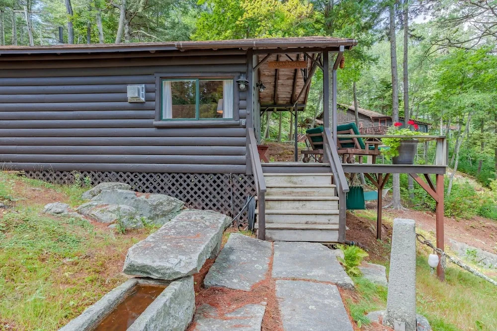 Chic Boothbay Harbor Studio Cabin by RedAwning