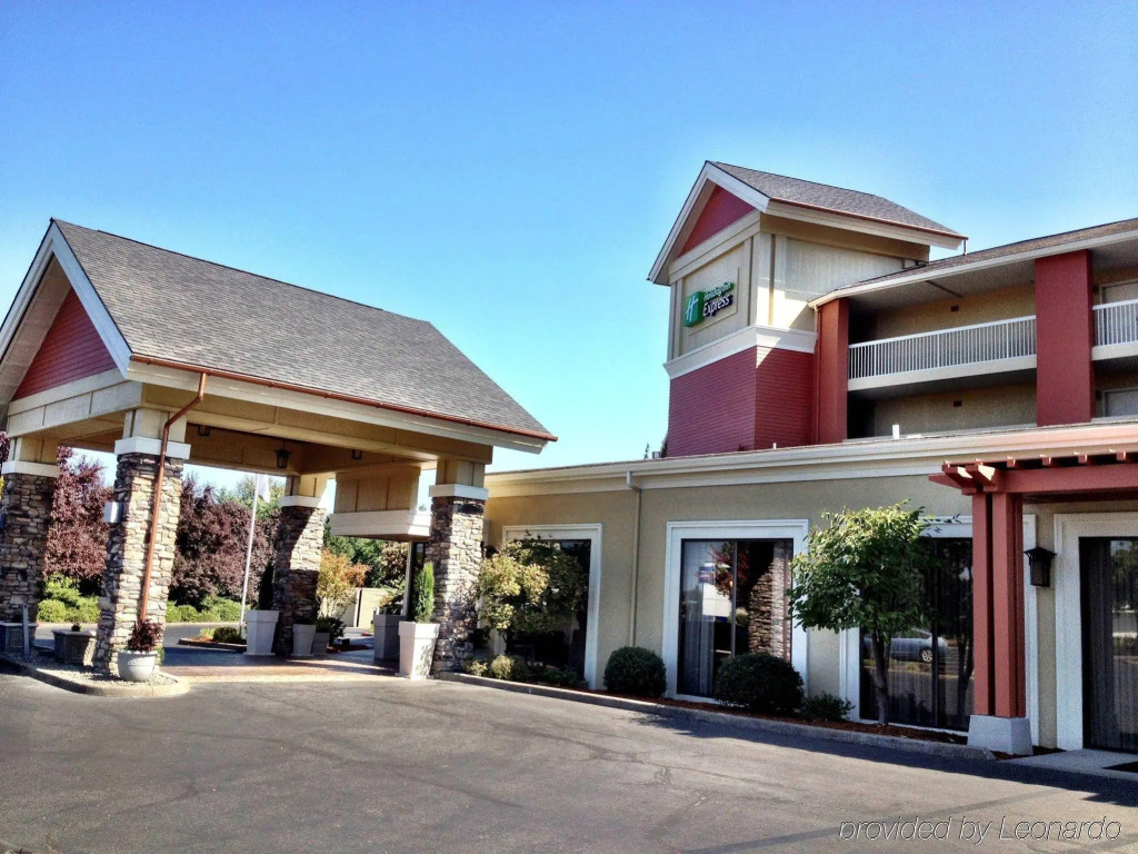 The Lodge at Roseburg