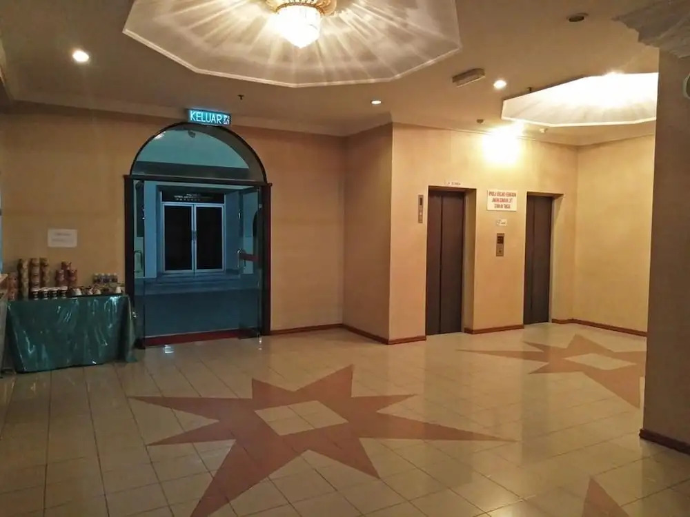 Golden Palms Hotel