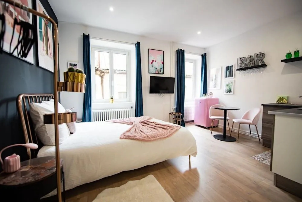 Théâtre Sinne Luxury Apartment