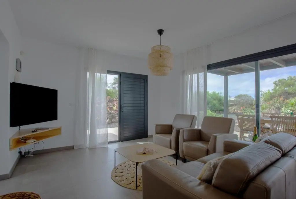 Wind Wave 28B - Heated & Shared pool