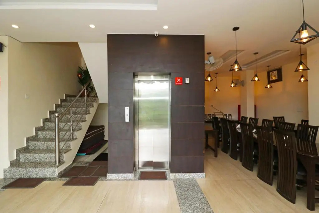 Hotel Mirage Residency