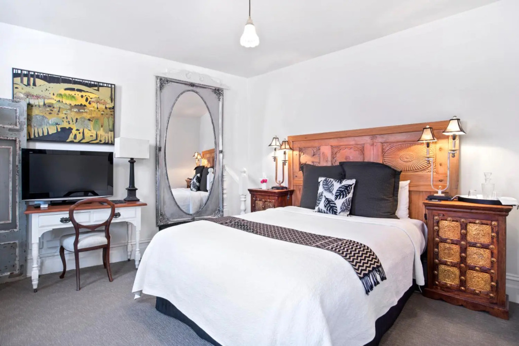 Captains Retreat Apartments and Cottages