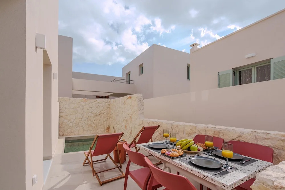 Sugarwhite Suites