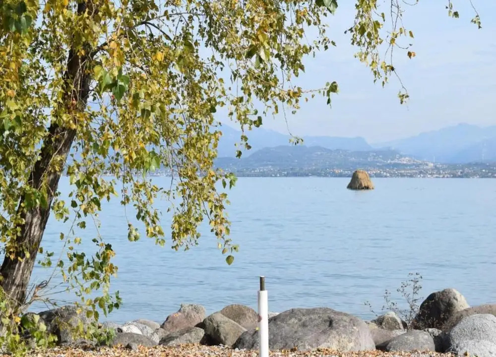 Nice Ground Floor Apartment Located near Peschiera