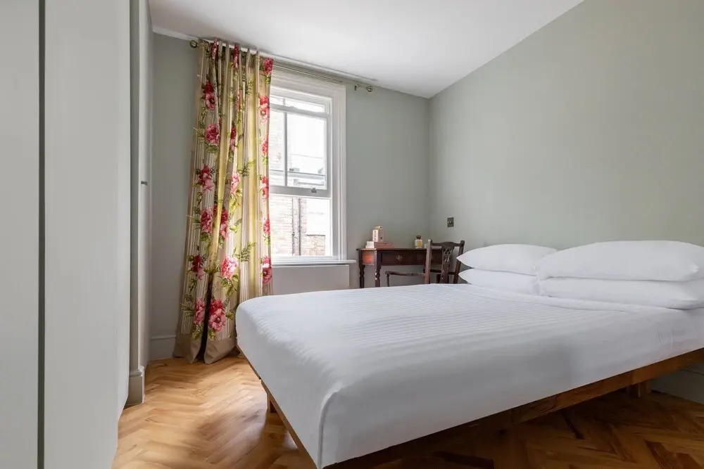 Brewster Gardens IV by Onefinestay