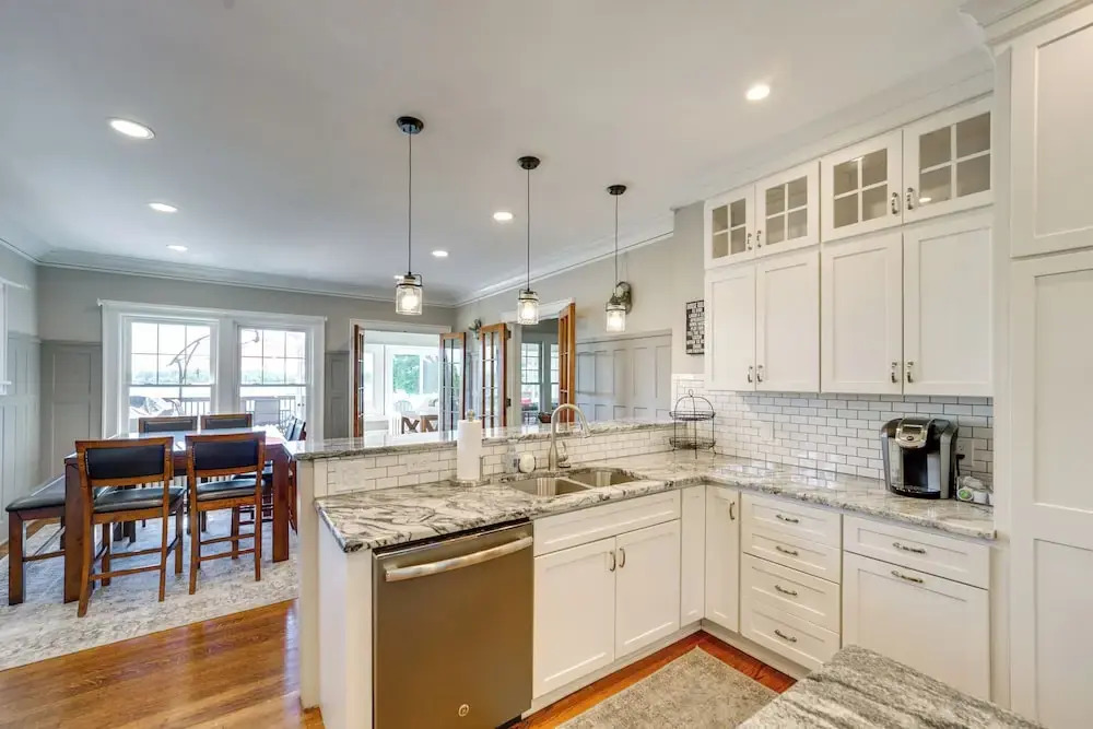 Riverfront St Clair Home - Walk to Downtown!