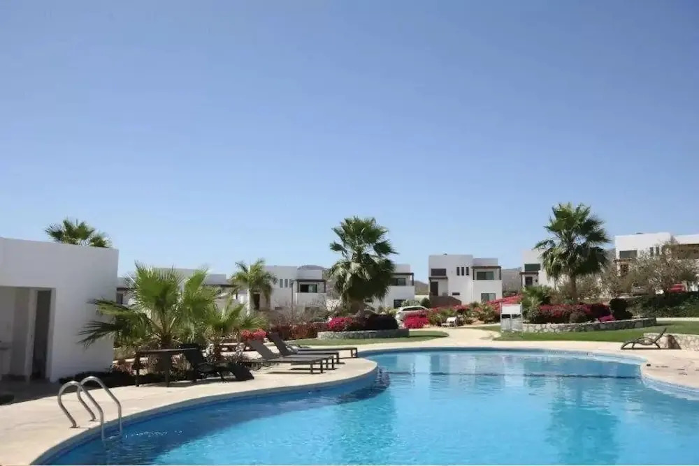 3 Bedroom House , 3 Pools & Gym home