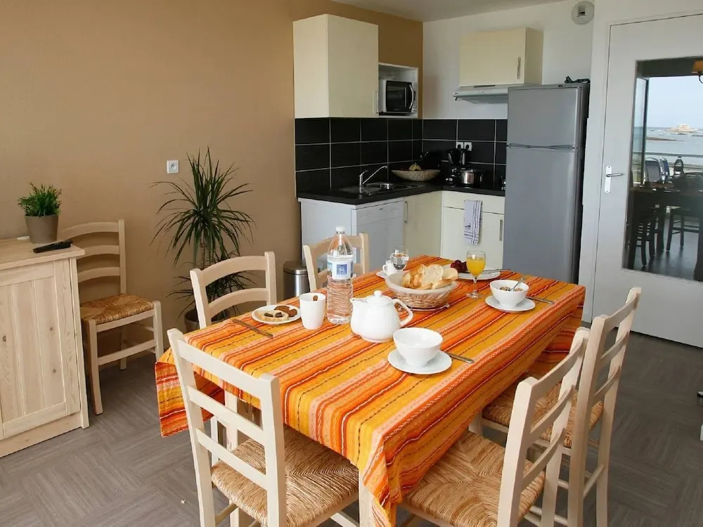 Apartment in Plougasnou With Stunning Sea Views