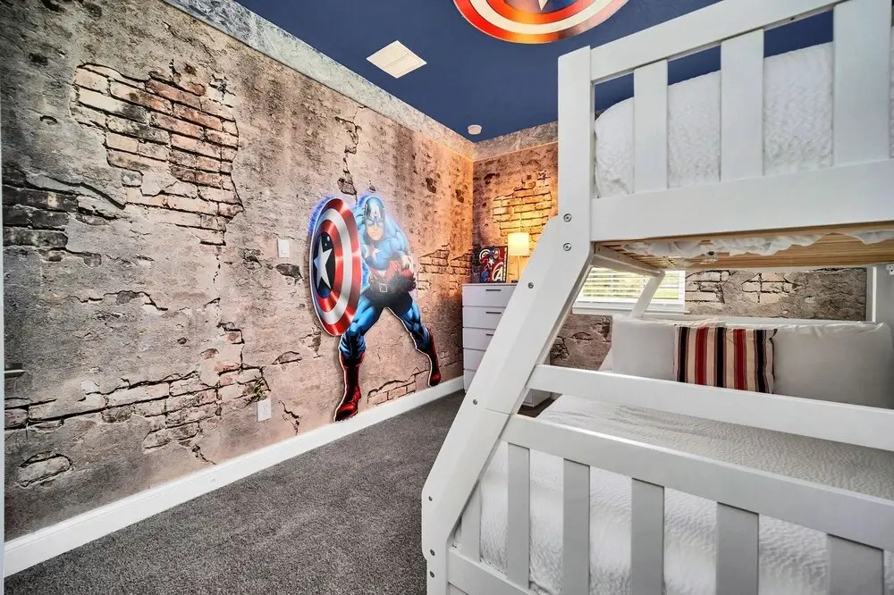 Vibrant Townhome w Private Pool, near Disney