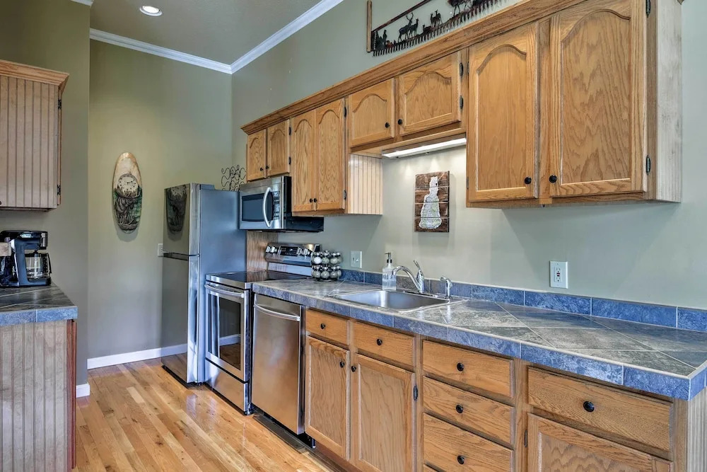 Lincoln Family Condo: 2 Mi to Loon Mountain Resort
