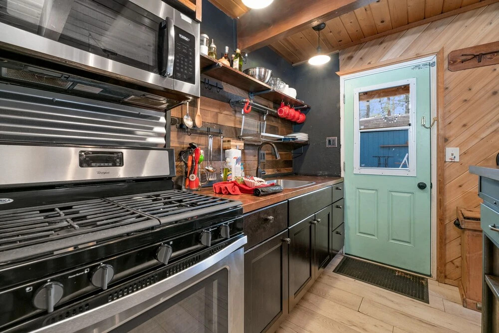 Leaf It All Bepine Cabin - 2br/1.5ba/luxurious Feeling/close To Snow Play/oktoberfest/smart Tvs/wifi 2 Bedroom Home