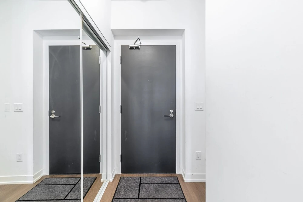 Stylish 1BR Condo Trendy King East