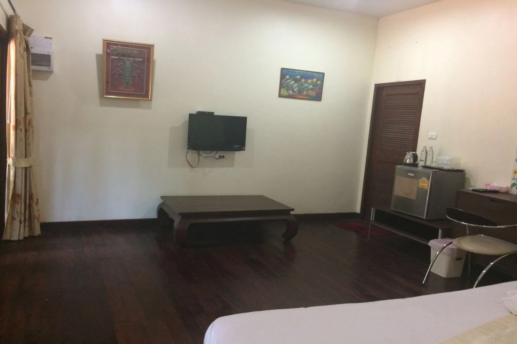 Palms Hill Resort