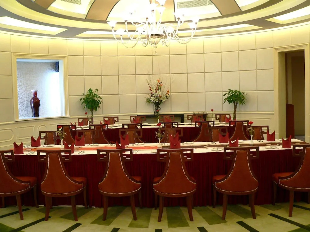 Huangshan Golf Hotel
