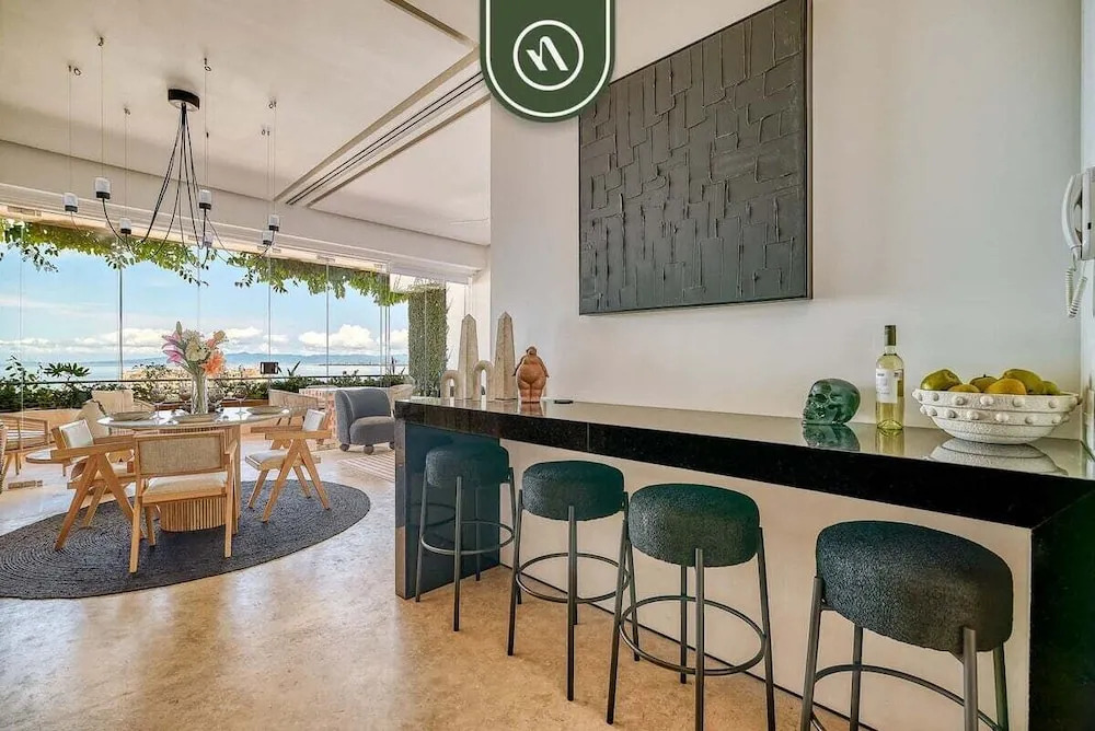 Luxury 1BR Condo With Private Terrace - Ocean View