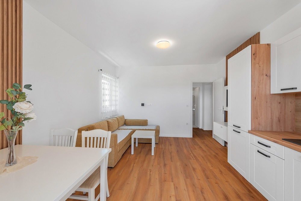 Superior Apartment Tania 4