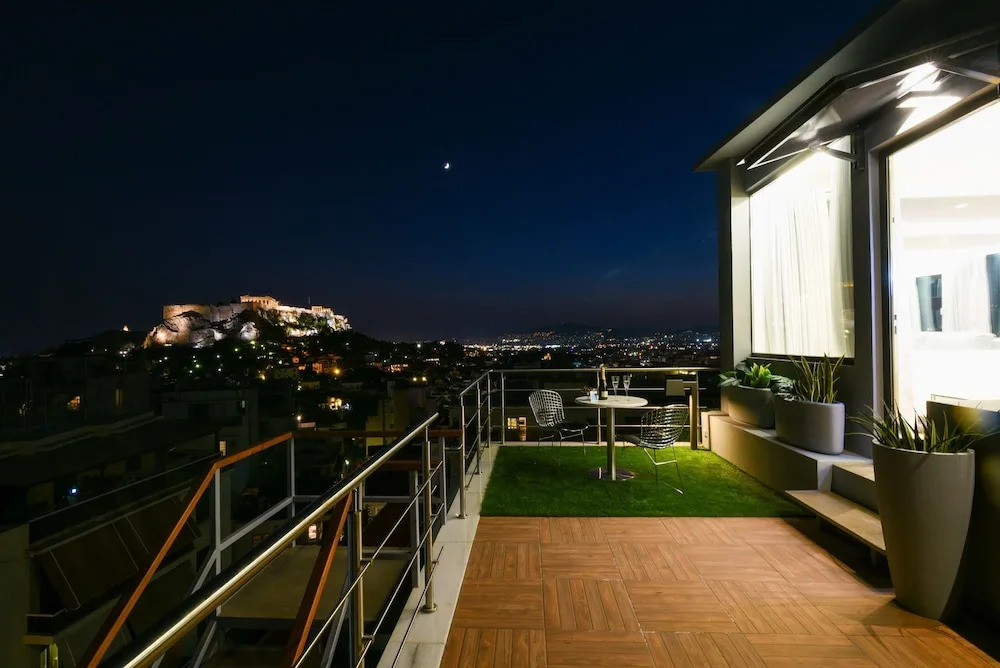 Majestic Homm Penthouse in the Heart of Plaka
