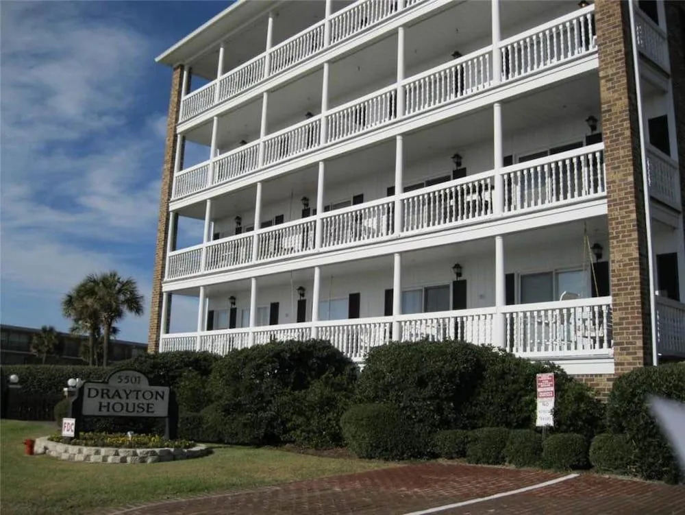 Drayton 402 - 3 Br Condo