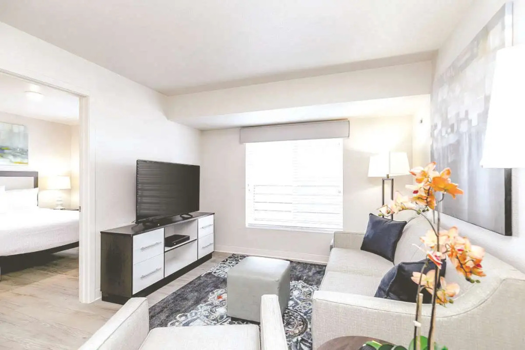 Soka Suites Dallas - Las Colinas
