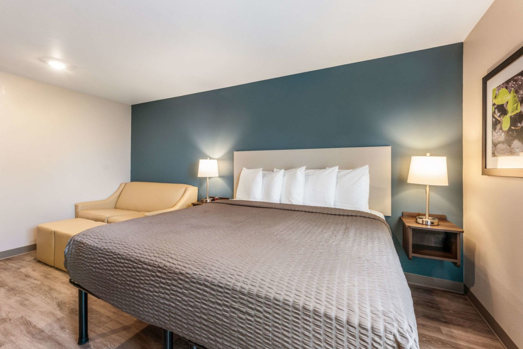 WoodSpring Suites Linden